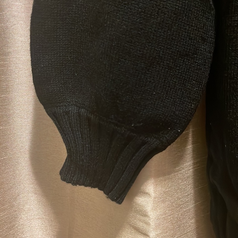 Sweater - Picture 4 of 5